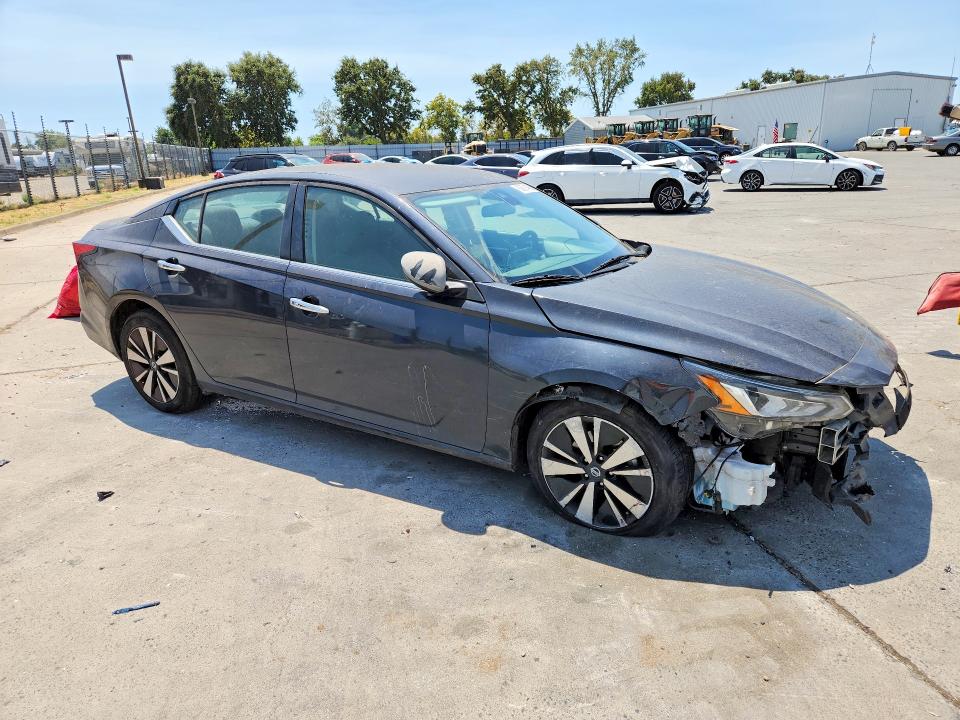 63891436 :رقم المزاد ، 1N4BL4DV0NN363640 vin ، 2022 Nissan Altima مزاد بيع