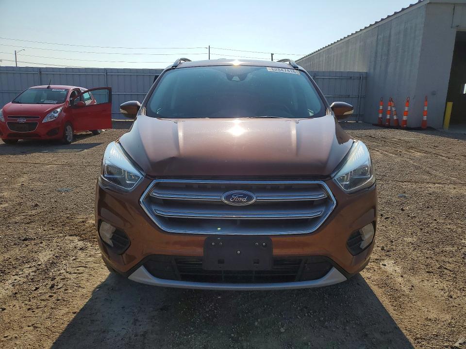 2017 Ford Escape მანქანა იყიდება აუქციონზე, vin: 1FMCU9J93HUE21486, აუქციონის ნომერი: 62847416