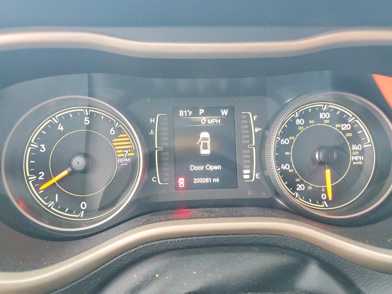 63730546 :رقم المزاد ، 1C4PJLCB1JD531180 vin ، 2018 Jeep Cherokee مزاد بيع