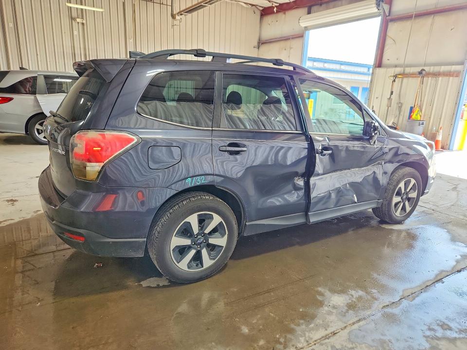 Продажа на аукционе авто 2018 Subaru Forester, vin: JF2SJAJC5JH523569, номер лота: 66597906