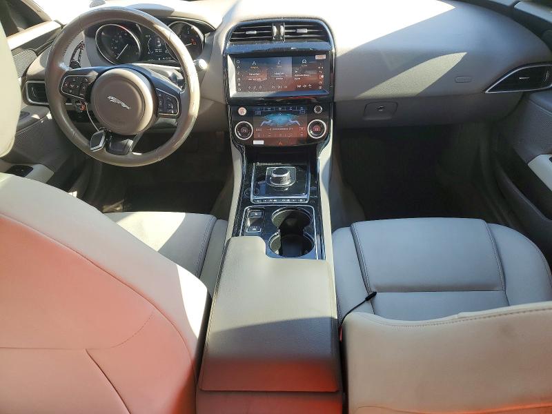 63423496 :رقم المزاد ، SAJAS4BN5HA976426 vin ، 2017 Jaguar Xe مزاد بيع