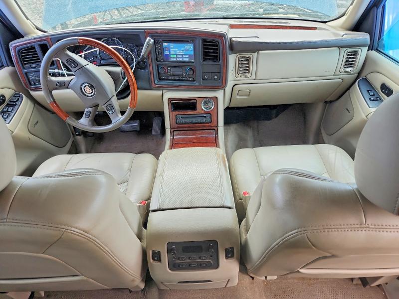 2005 Cadillac Escalade მანქანა იყიდება აუქციონზე, vin: 1GYEK63N05R117326, აუქციონის ნომერი: 62026176