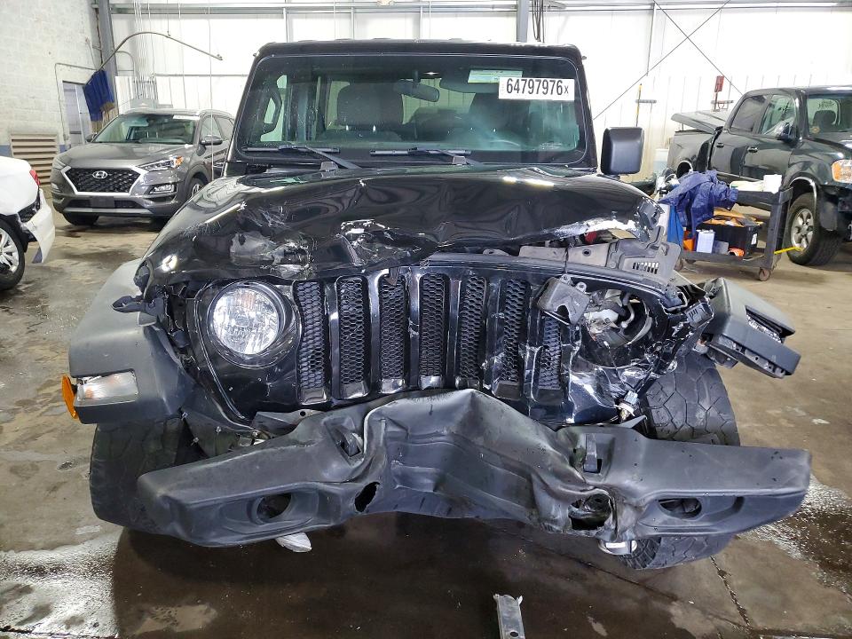 64797976 :رقم المزاد ، 1C4HJXDG2JW172710 vin ، 2018 Jeep Wrangler Unlimited مزاد بيع