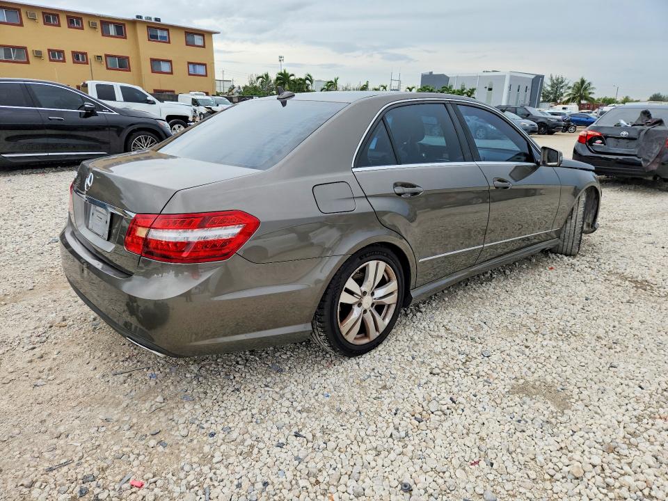 2011 Mercedes-benz E მანქანა იყიდება აუქციონზე, vin: WDDHF5GB5BA410785, აუქციონის ნომერი: 64054546