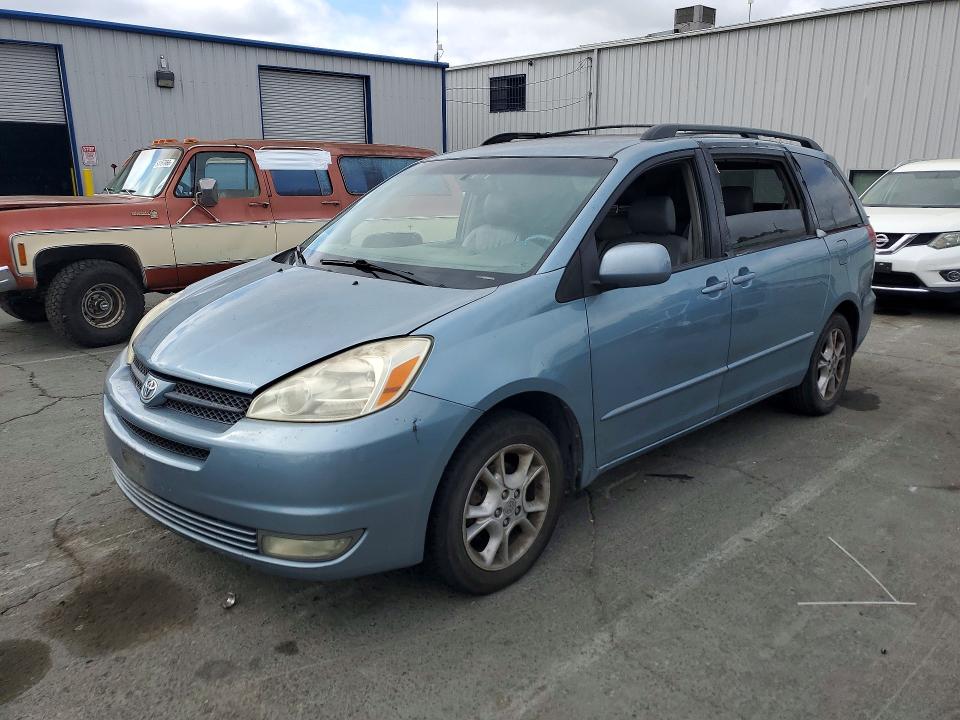 2004 Toyota Sienna მანქანა იყიდება აუქციონზე, vin: 5TDZA22C44S177693, აუქციონის ნომერი: 65038756