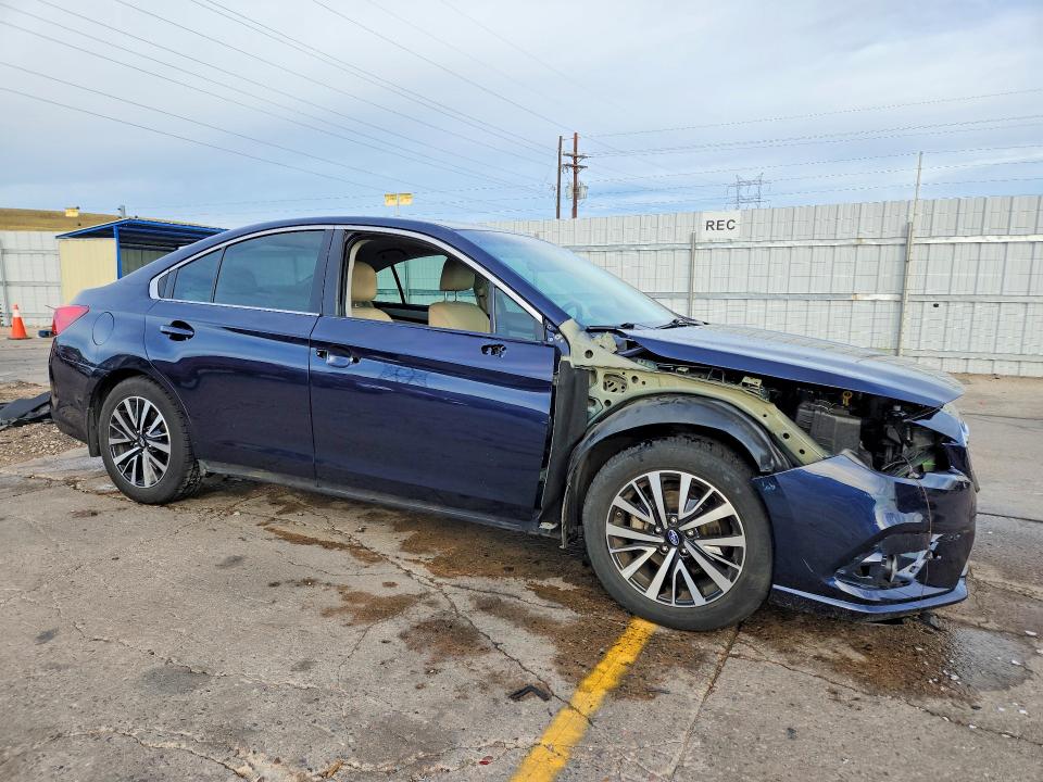 66475786 :رقم المزاد ، 4S3BNAC61J3033900 vin ، 2018 Subaru Legacy مزاد بيع