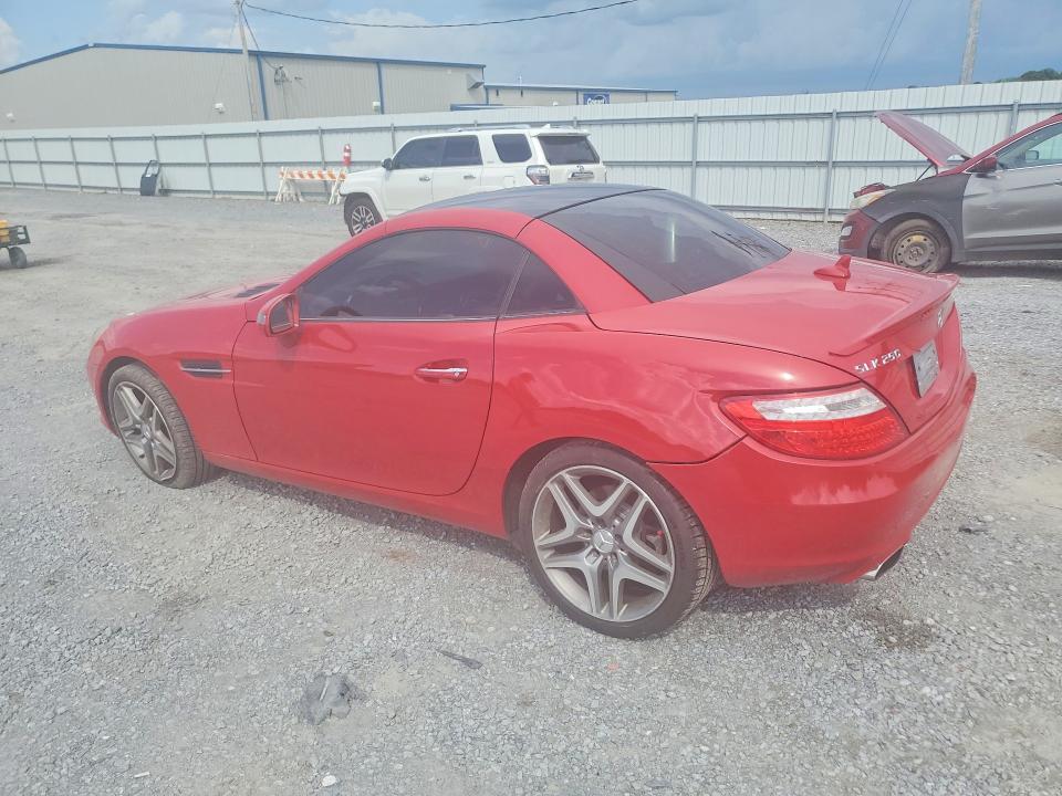 63573626 :رقم المزاد ، WDDPK4HA2FF113103 vin ، 2015 Mercedes-benz Slk مزاد بيع