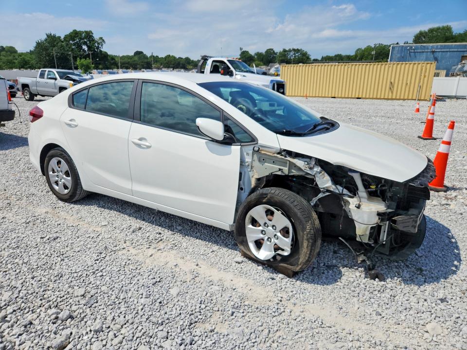 2018 Kia Forte მანქანა იყიდება აუქციონზე, vin: 3KPFK4A75JE227930, აუქციონის ნომერი: 63953476