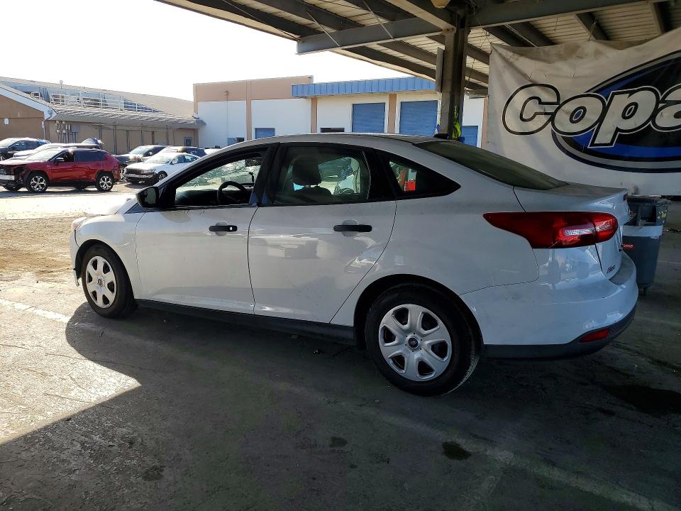 2015 Ford Focus მანქანა იყიდება აუქციონზე, vin: 1FADP3E26FL306643, აუქციონის ნომერი: 63257066