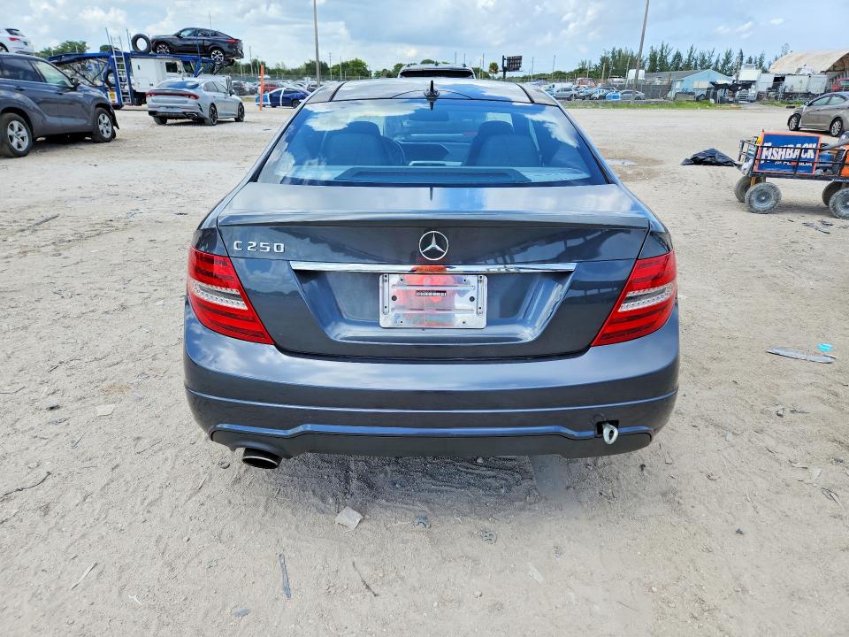 66258136 :رقم المزاد ، WDDGJ4HBXDF989457 vin ، 2013 Mercedes-benz C مزاد بيع