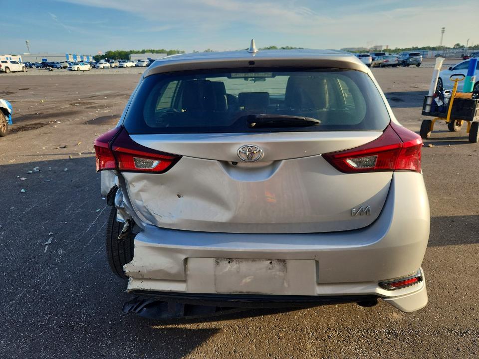 61452506 :رقم المزاد ، JTNKARJE8JJ553989 vin ، 2018 Toyota Corolla Im مزاد بيع