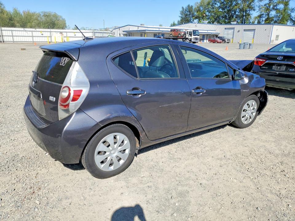 2013 Toyota Prius C მანქანა იყიდება აუქციონზე, vin: JTDKDTB3XD1041144, აუქციონის ნომერი: 64757216