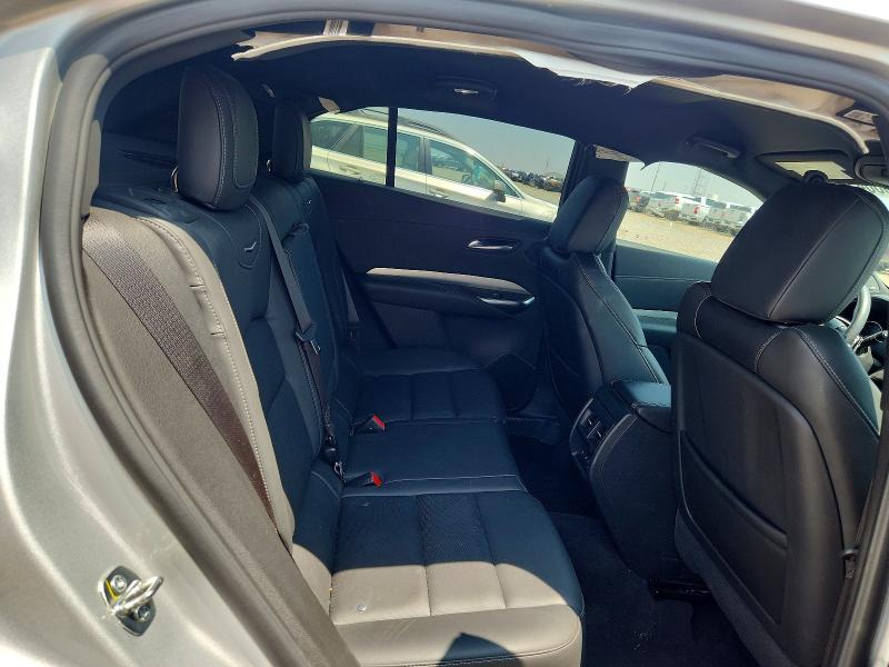 63360436 :رقم المزاد ، 1GYFZCR45NF137988 vin ، 2022 Cadillac Xt4 مزاد بيع
