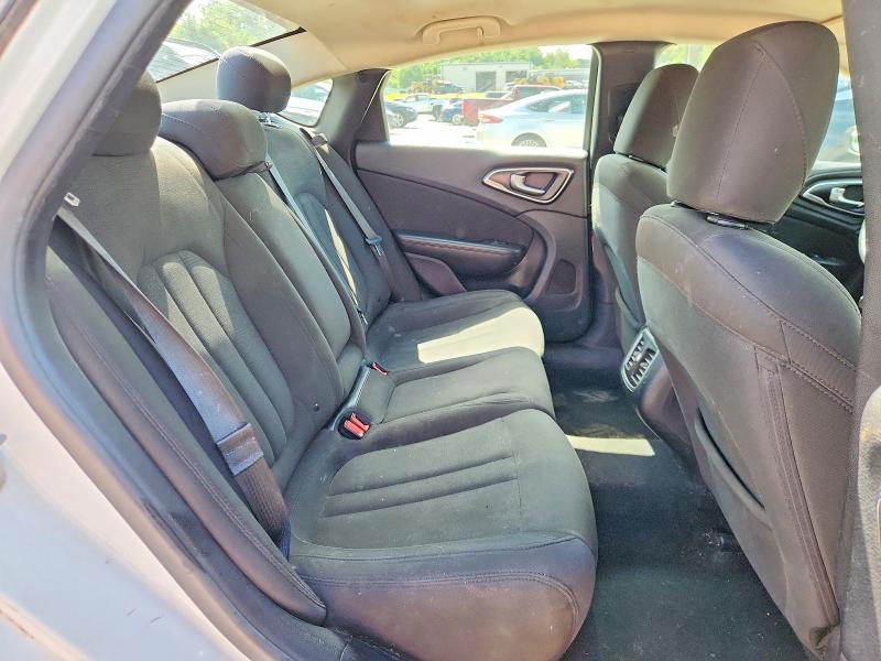 64982096 :رقم المزاد ، 1C3CCCAB9FN720838 vin ، 2015 Chrysler 200 مزاد بيع