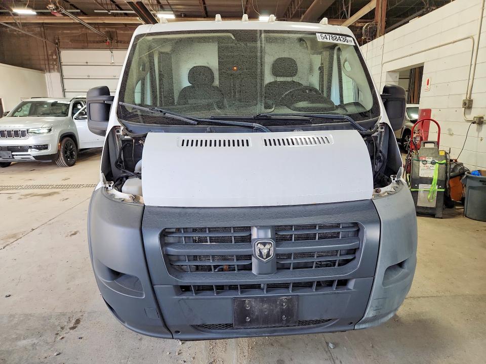 64788436 :رقم المزاد ، 3C6TRVAG2HE551374 vin ، 2017 Ram Promaster 1500 مزاد بيع