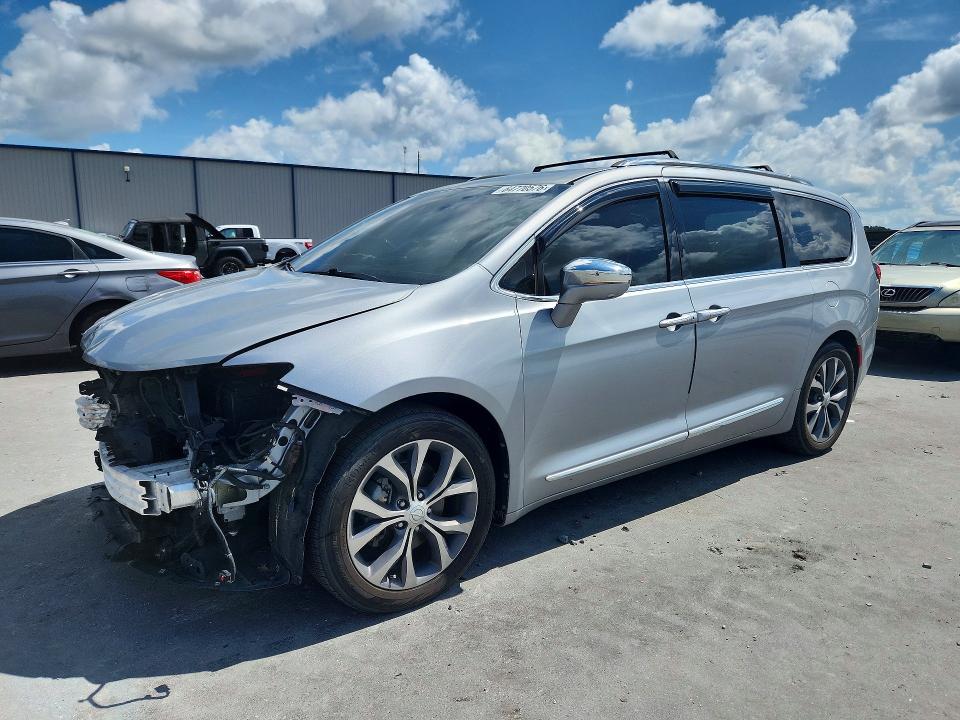 Продажа на аукционе авто 2017 Chrysler Pacifica, vin: 2C4RC1GGXHR505083, номер лота: 64770576
