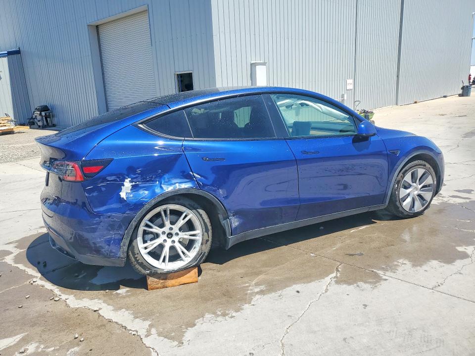 63806826 :رقم المزاد ، 5YJYGDEE9MF060652 vin ، 2021 Tesla Model Y مزاد بيع