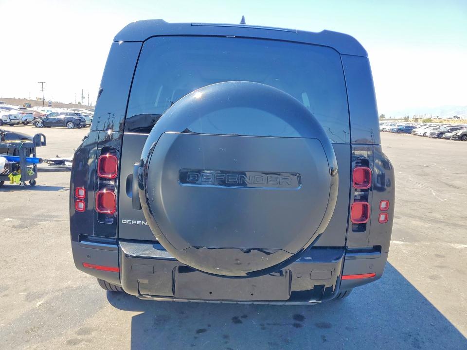 Продажа на аукционе авто 2025 Land Rover Defender, vin: SALEJFFU3S2428502, номер лота: 64780016