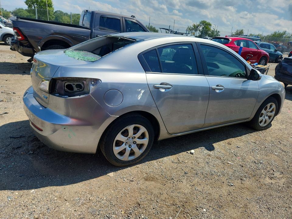 65513056 :رقم المزاد ، JM1BL1U78D1847412 vin ، 2013 Mazda 3 مزاد بيع