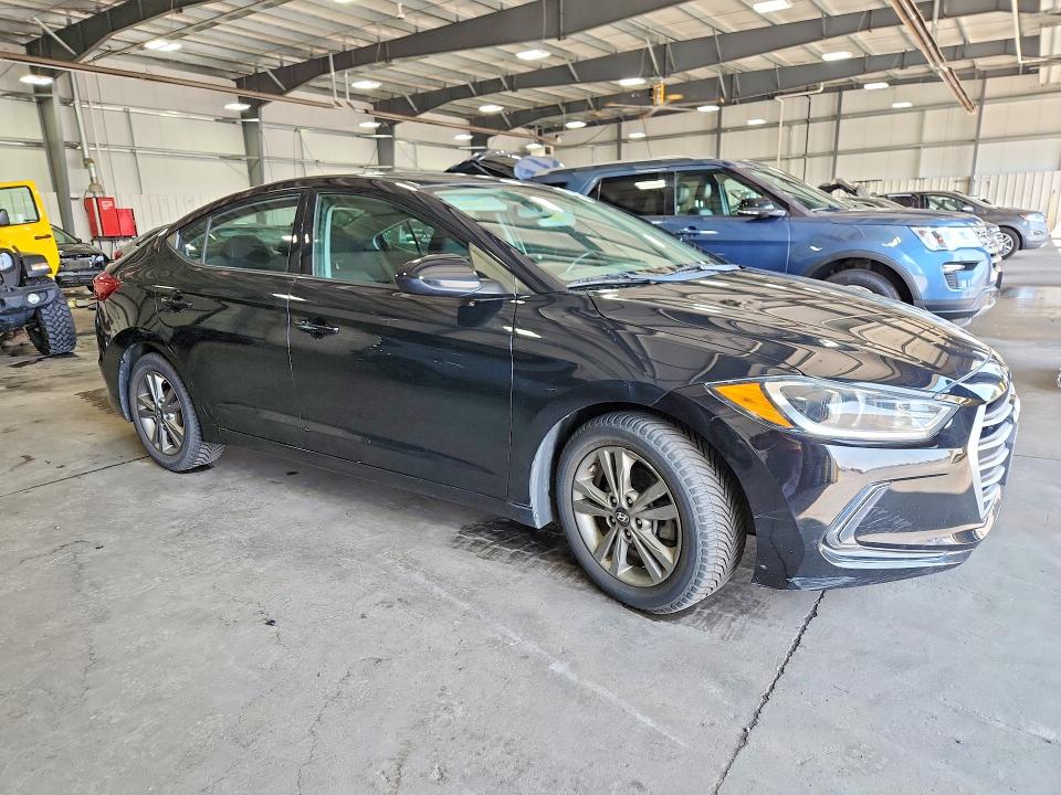 65528396 :رقم المزاد ، 5NPD84LF0HH155969 vin ، 2017 Hyundai Elantra مزاد بيع