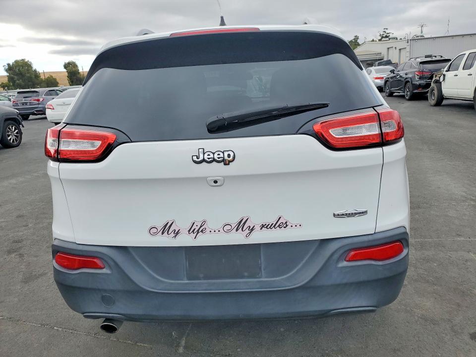 64927756 :رقم المزاد ، 1C4PJLCB2GW113692 vin ، 2016 Jeep Cherokee مزاد بيع