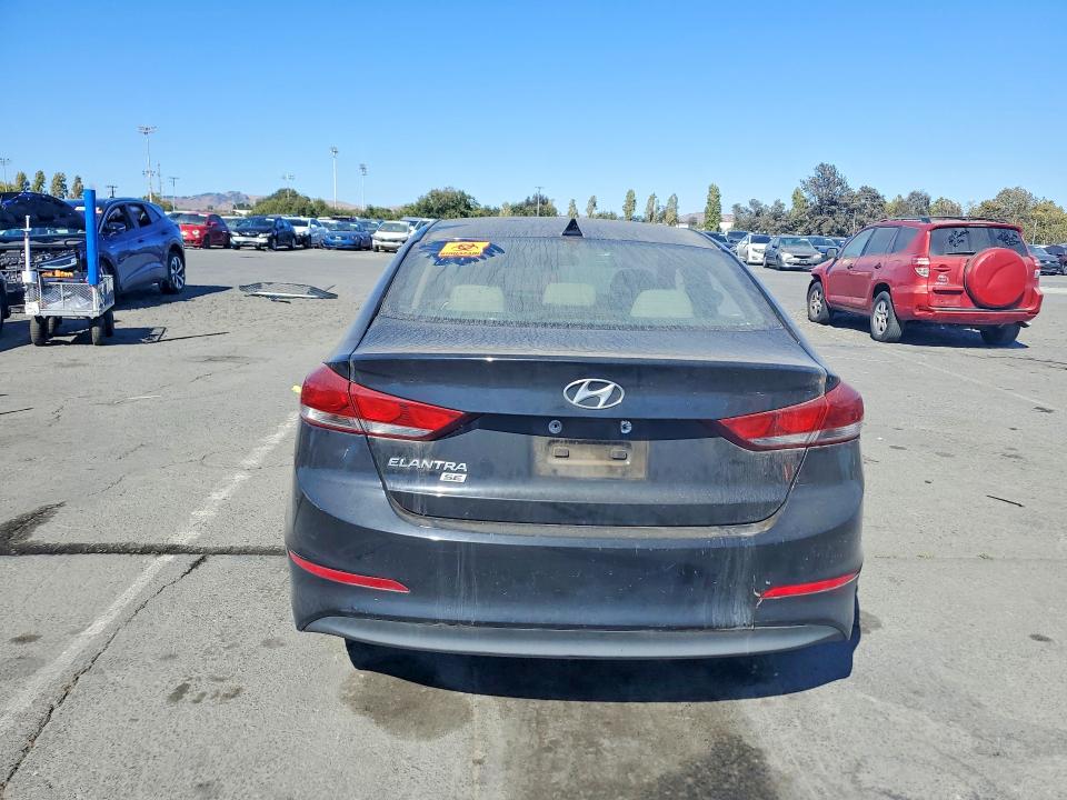 2017 Hyundai Elantra მანქანა იყიდება აუქციონზე, vin: KMHD74LF1HU372127, აუქციონის ნომერი: 63675936