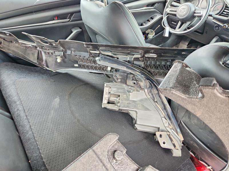 64782466 :رقم المزاد ، JM1BPACL2L1170830 vin ، 2020 Mazda 3 مزاد بيع
