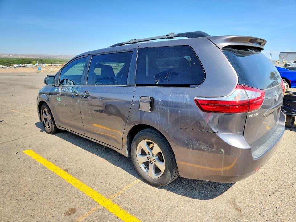 62999466 :رقم المزاد ، 5TDKK3DC6GS727806 vin ، 2016 Toyota Sienna مزاد بيع