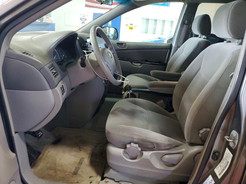 64683756 :رقم المزاد ، 5TDZA23C04S161876 vin ، 2004 Toyota Sienna مزاد بيع