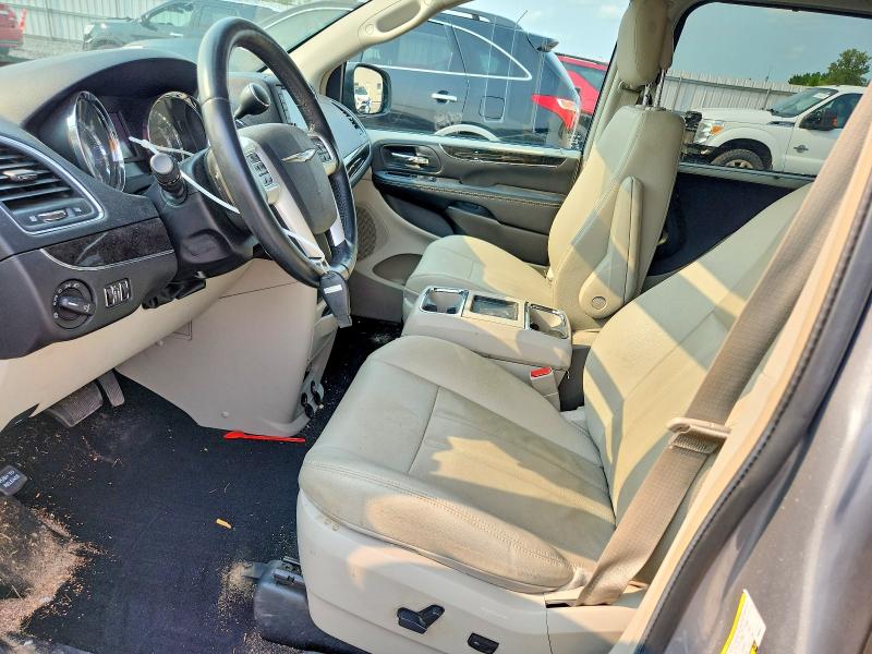 2015 Chrysler Town & Country მანქანა იყიდება აუქციონზე, vin: 2C4RC1BG2FR505812, აუქციონის ნომერი: 63674386