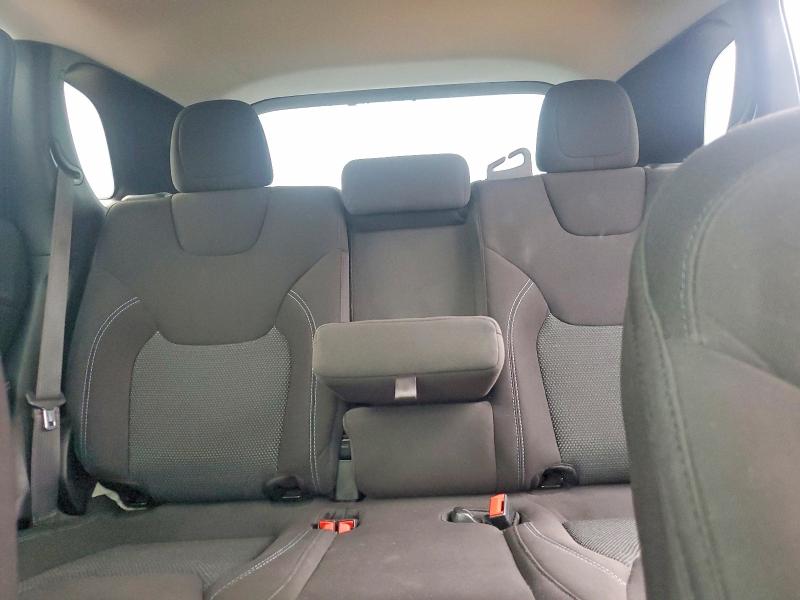 61761576 :رقم المزاد ، 1C4PJLCB9LD503145 vin ، 2020 Jeep Cherokee مزاد بيع
