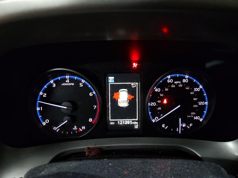 63609536 :رقم المزاد ، 2T3BFREV0HW684975 vin ، 2017 Toyota Rav4 مزاد بيع