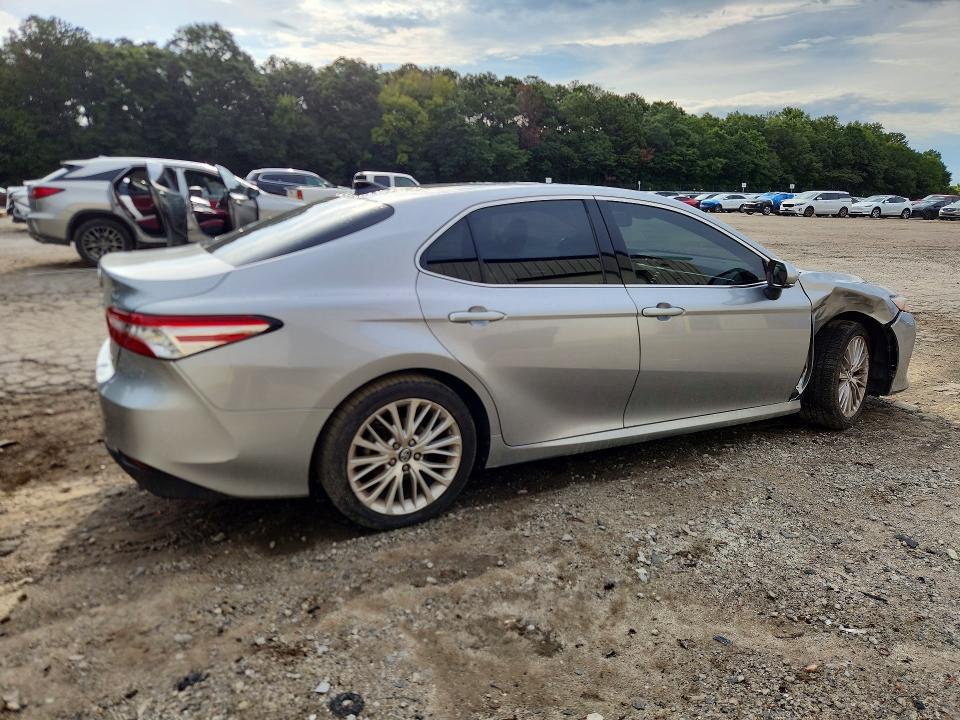 65910136 :رقم المزاد ، 4T1BZ1HKXJU020949 vin ، 2018 Toyota Camry مزاد بيع