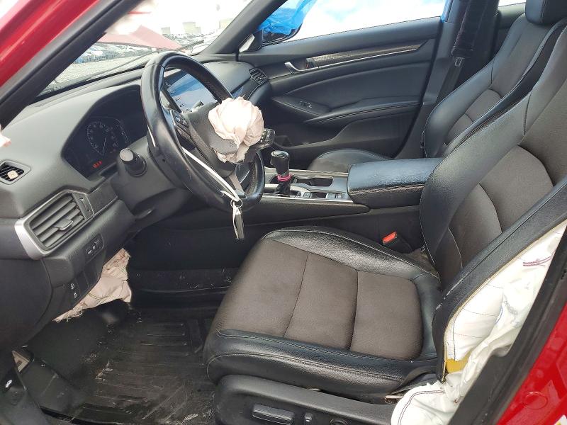 60363006 :رقم المزاد ، 1HGCV1F33JA191139 vin ، 2018 Honda Accord مزاد بيع