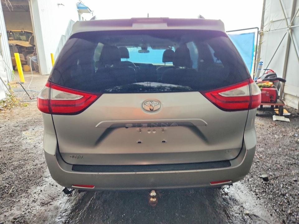 64045186 :رقم المزاد ، 5TDKZ3DC0KS976395 vin ، 2019 Toyota Sienna مزاد بيع
