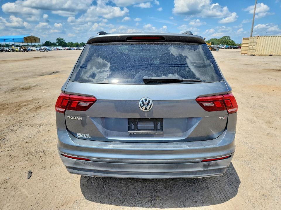 2018 Volkswagen Tiguan მანქანა იყიდება აუქციონზე, vin: 3VV1B7AX7JM204829, აუქციონის ნომერი: 64293196