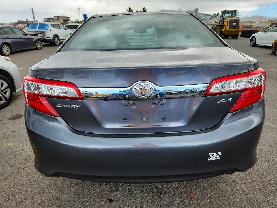 64674306 :رقم المزاد ، 4T1BF1FK7EU776918 vin ، 2014 Toyota Camry مزاد بيع