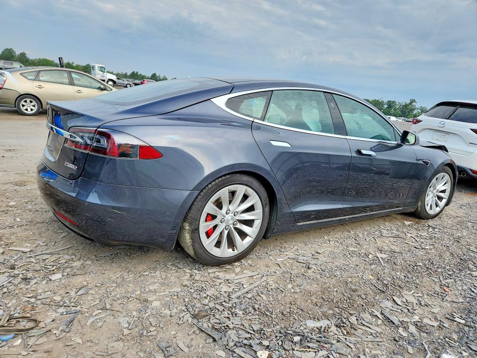 Продажа на аукционе авто 2018 Tesla Model S, vin: 5YJSA1E45JF276040, номер лота: 65276186