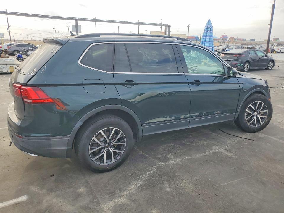Продажа на аукционе авто 2019 Volkswagen Tiguan, vin: 3VV3B7AX7KM098828, номер лота: 65948246