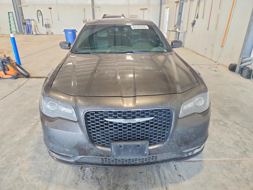 Продажа на аукционе авто 2016 Chrysler 300, vin: 2C3CCAGG1GH136385, номер лота: 63187916