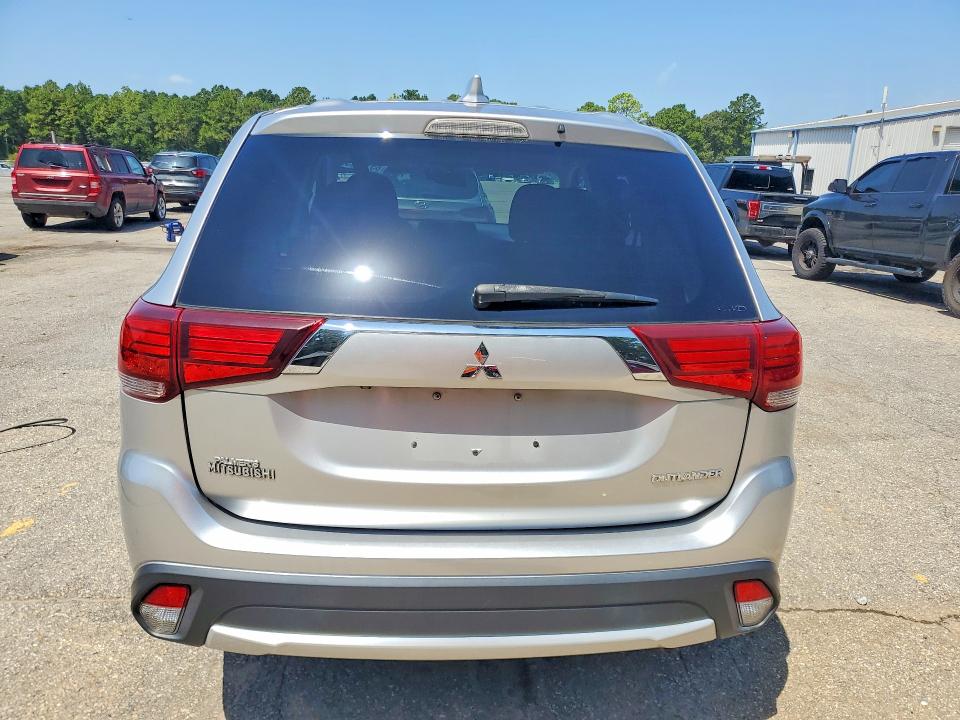 Продаж на аукціоні авто 2018 Mitsubishi Outlander, vin: JA4AZ3A30JZ058931, номер лоту: 65170136