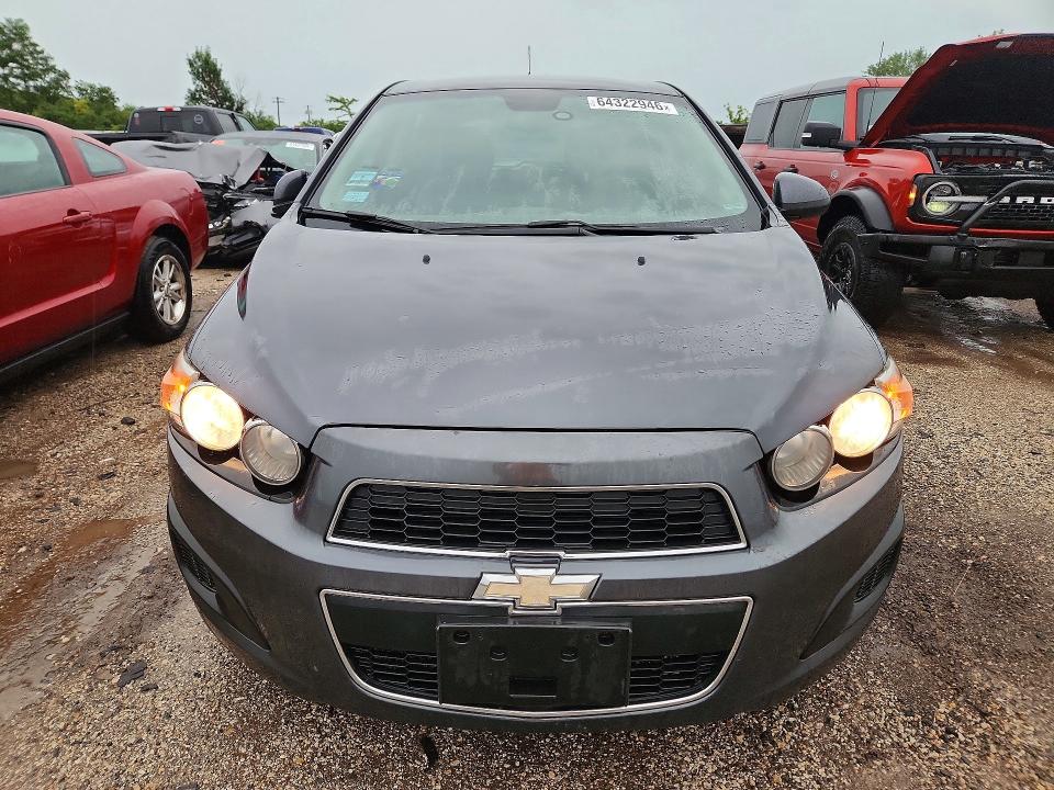 64322946 :رقم المزاد ، 1G1JC6SHXD4137830 vin ، 2013 Chevrolet Sonic مزاد بيع