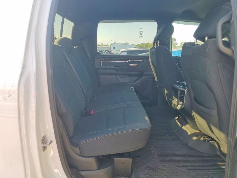 Продажа на аукционе авто 2022 Ram 1500, vin: 1C6RRFFG9NN297663, номер лота: 64996226