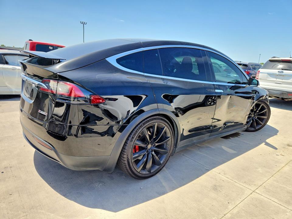 Продаж на аукціоні авто 2018 Tesla Model X, vin: 5YJXCBE48JF091373, номер лоту: 65812886