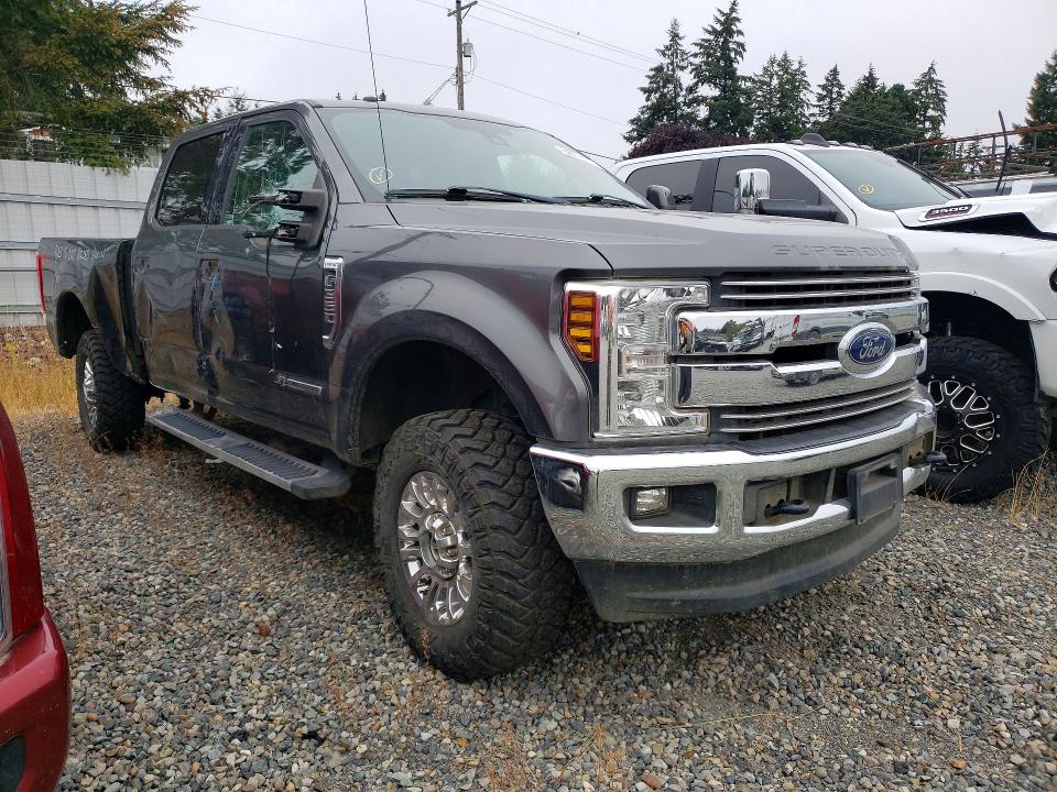 64667816 :رقم المزاد ، 1FT8W3BT7JEC80336 vin ، 2018 Ford F350 مزاد بيع
