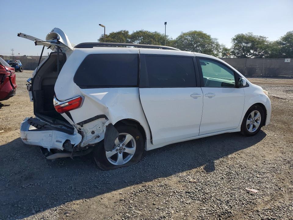 Продаж на аукціоні авто 2018 Toyota Sienna, vin: 5TDKZ3DC4JS933810, номер лоту: 67163736