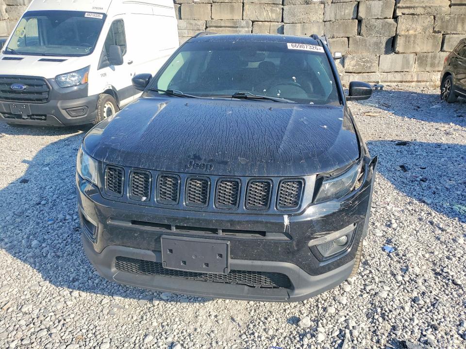 66907326 :رقم المزاد ، 3C4NJDBBXJT402122 vin ، 2018 Jeep Compass مزاد بيع