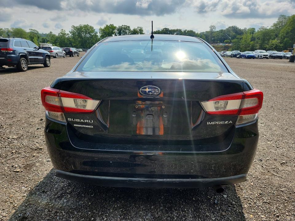 64213836 :رقم المزاد ، 4S3GKAA60J3613706 vin ، 2018 Subaru Impreza مزاد بيع