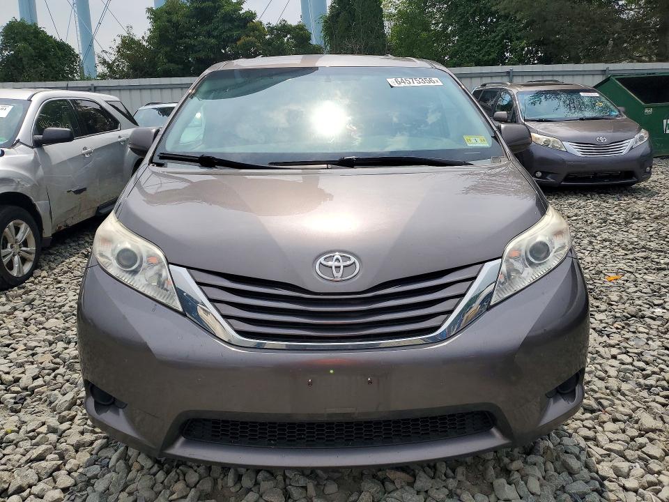 Aukcja sprzedaży 2015 Toyota Sienna, vin: 5TDKK3DC7FS552979, numer aukcji: 64575356