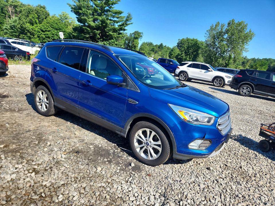 Продажа на аукционе авто 2017 Ford Escape, vin: 1FMCU9GD3HUA56450, номер лота: 63337606